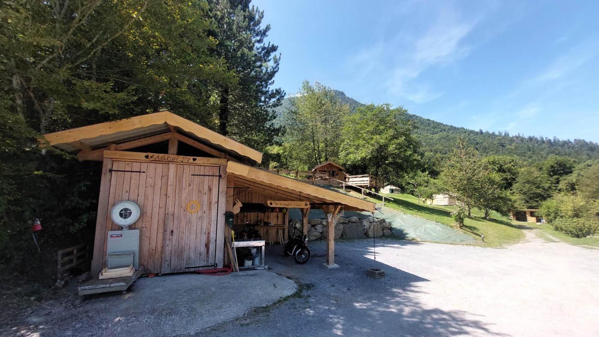 Yourtes Olachat Proche Annecy Faverges Luaran gambar