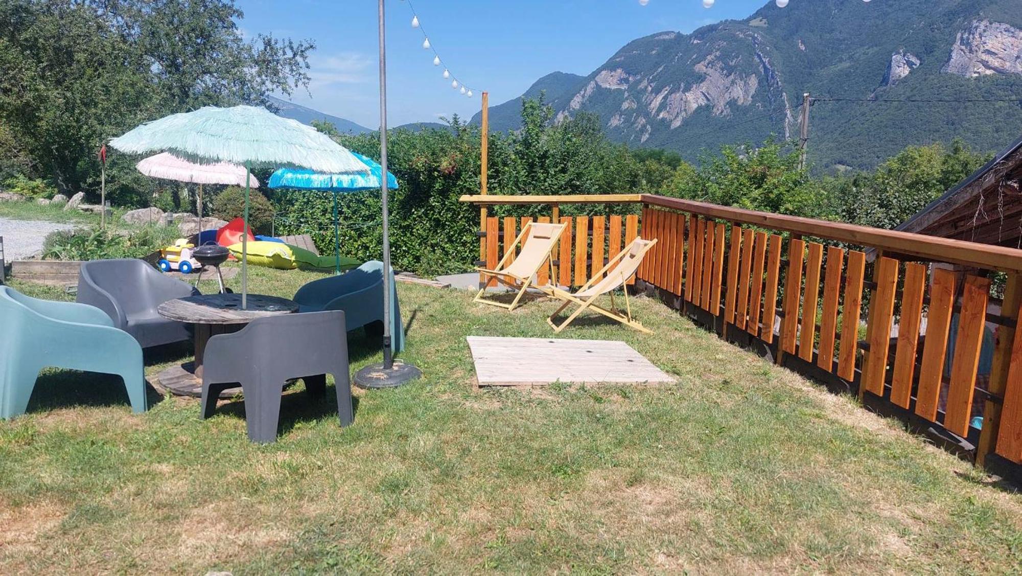 Yourtes Olachat Proche Annecy Faverges Luaran gambar