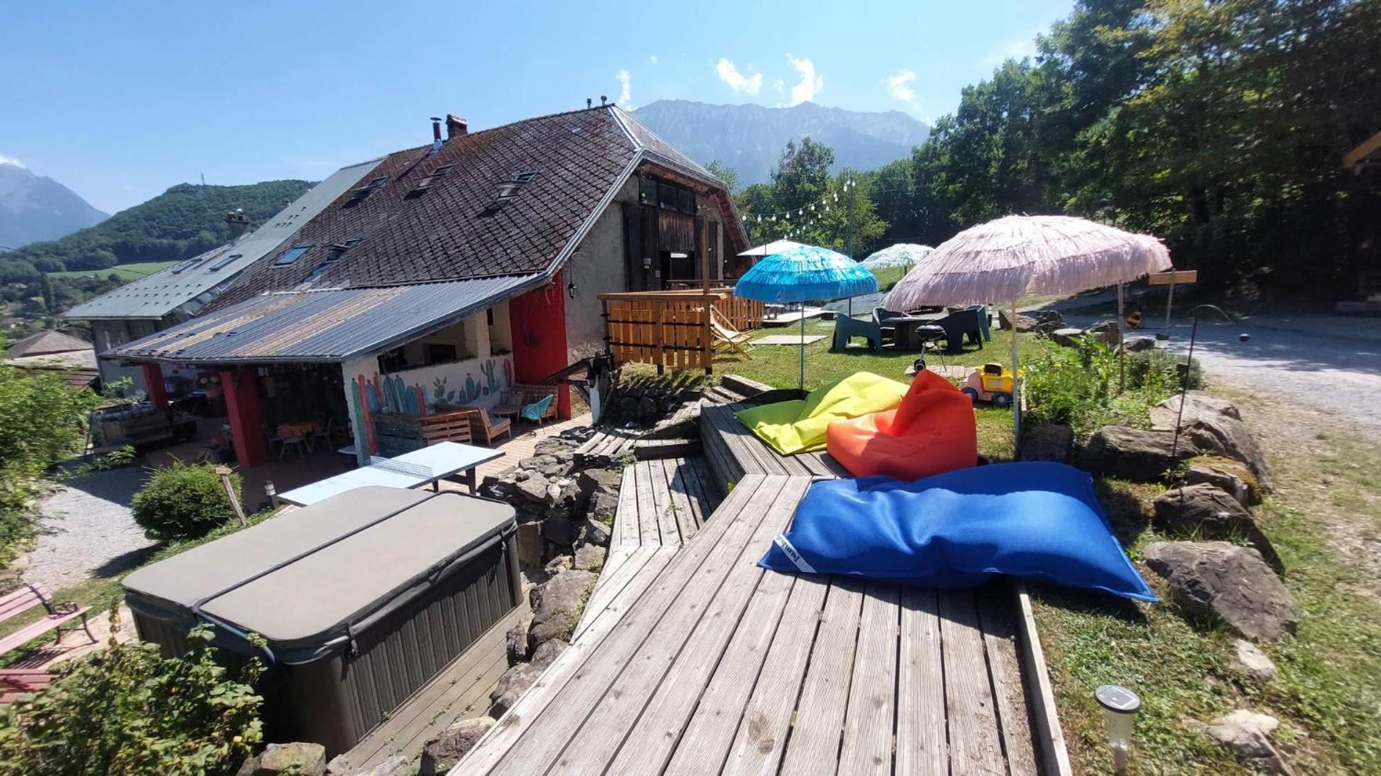 Yourtes Olachat Proche Annecy Faverges Luaran gambar
