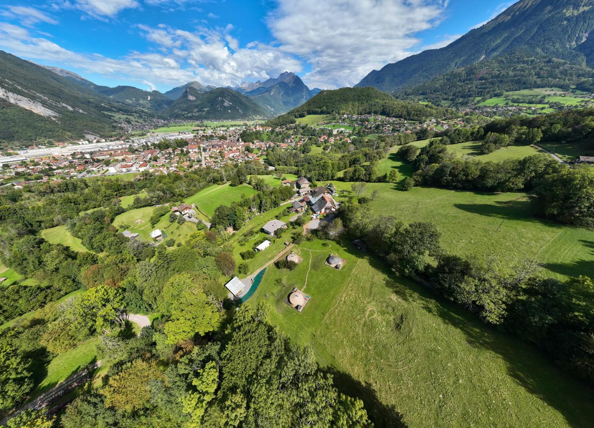 Yourtes Olachat Proche Annecy Faverges Luaran gambar